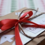 Od paczki do marki: jak wyróżnić się dzięki personalizowanym opakowaniom wysyłkowym