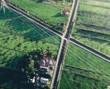 Jak sprytnie podzielić działkę budowlaną i nie utknąć w formalnościach? Praktyczny przewodnik krok po kroku