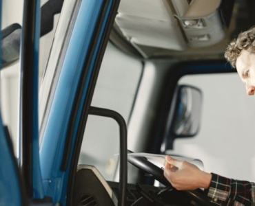 Jak okiełznać rachunki za przewozy? Praktyczny przewodnik po weryfikacji faktur transportowych