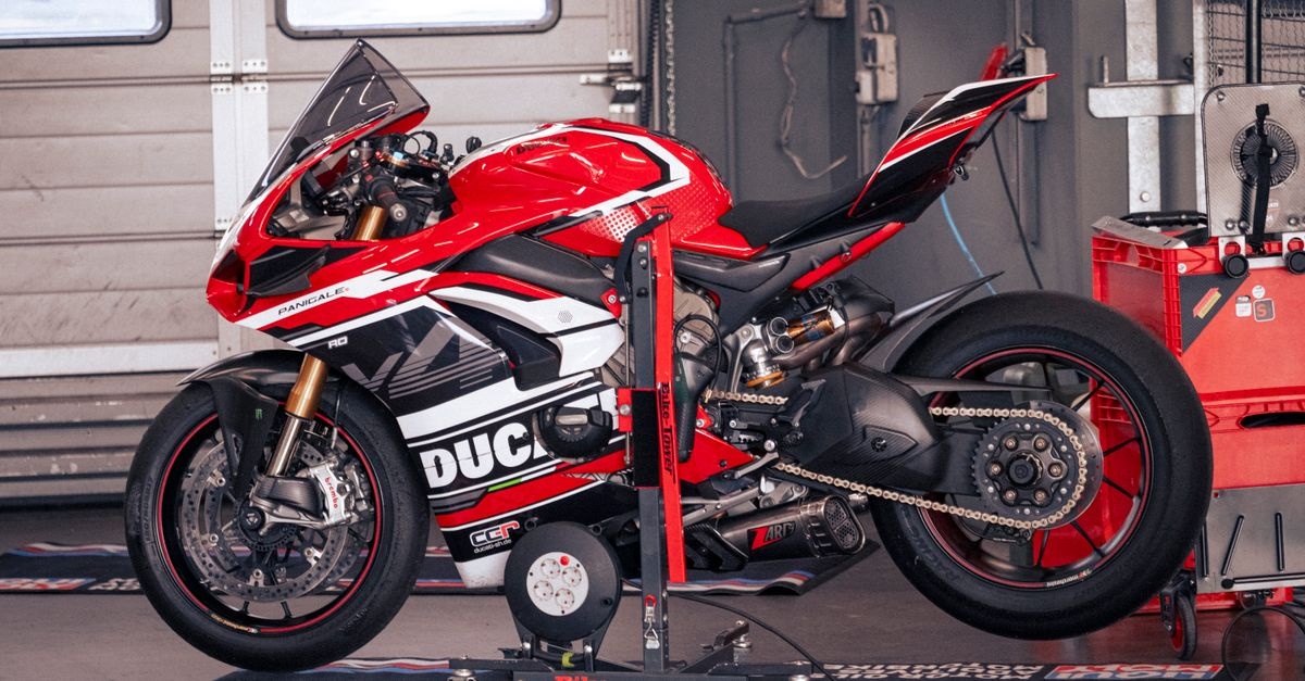 Jak zadbać o łańcuch w motocyklu, by służył dłużej? Praktyczny poradnik konserwacji krok po kroku