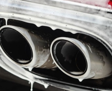 Zapchany katalizator: 7 objawów, które zdradzają problem, zanim auto straci moc