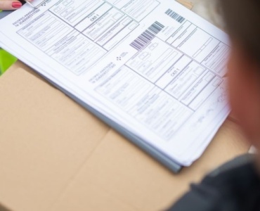 Jak ogarniać drobne zamówienia bez chaosu? Sprytne metody kompletacji, które oszczędzają czas