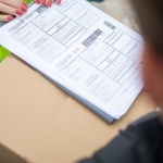 Jak ogarniać drobne zamówienia bez chaosu? Sprytne metody kompletacji, które oszczędzają czas